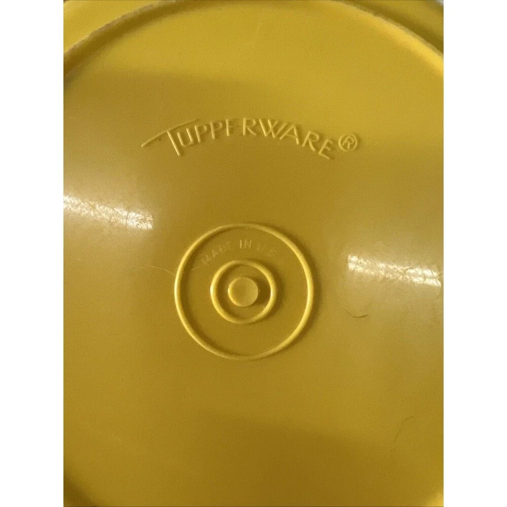 1970s Tupperware 1416-3 Yellow 1 Gallon Pitcher With White Push Button Seal Lid